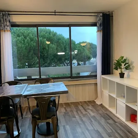 Grand Studio, Piscines, Proche Apartmán