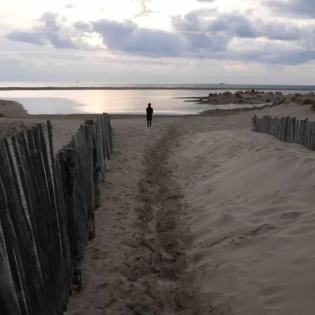 Grand Studio, Piscines, Proche